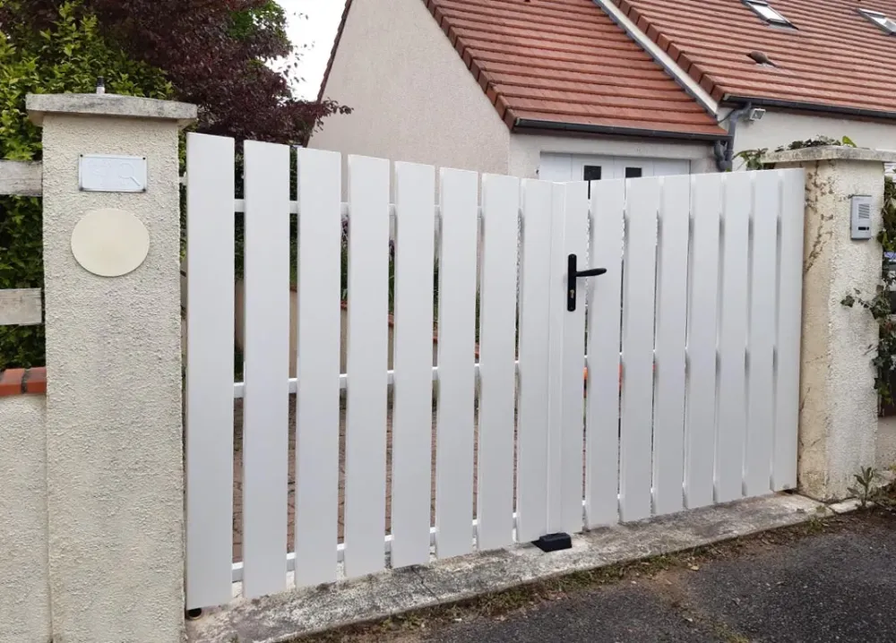 portail-exterieur-blanc