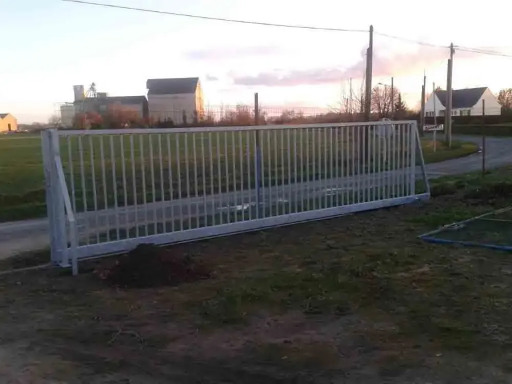 cloture-jardin-metal-menuiserie.jpg